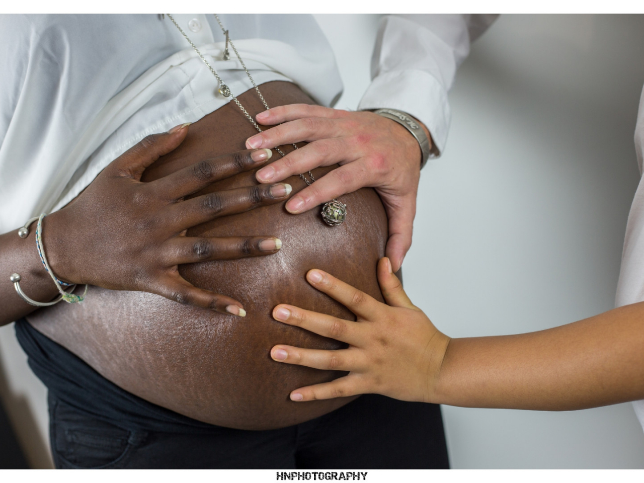 Immortaliser les instants grossesses en solo ou en famille pour l'éternité 